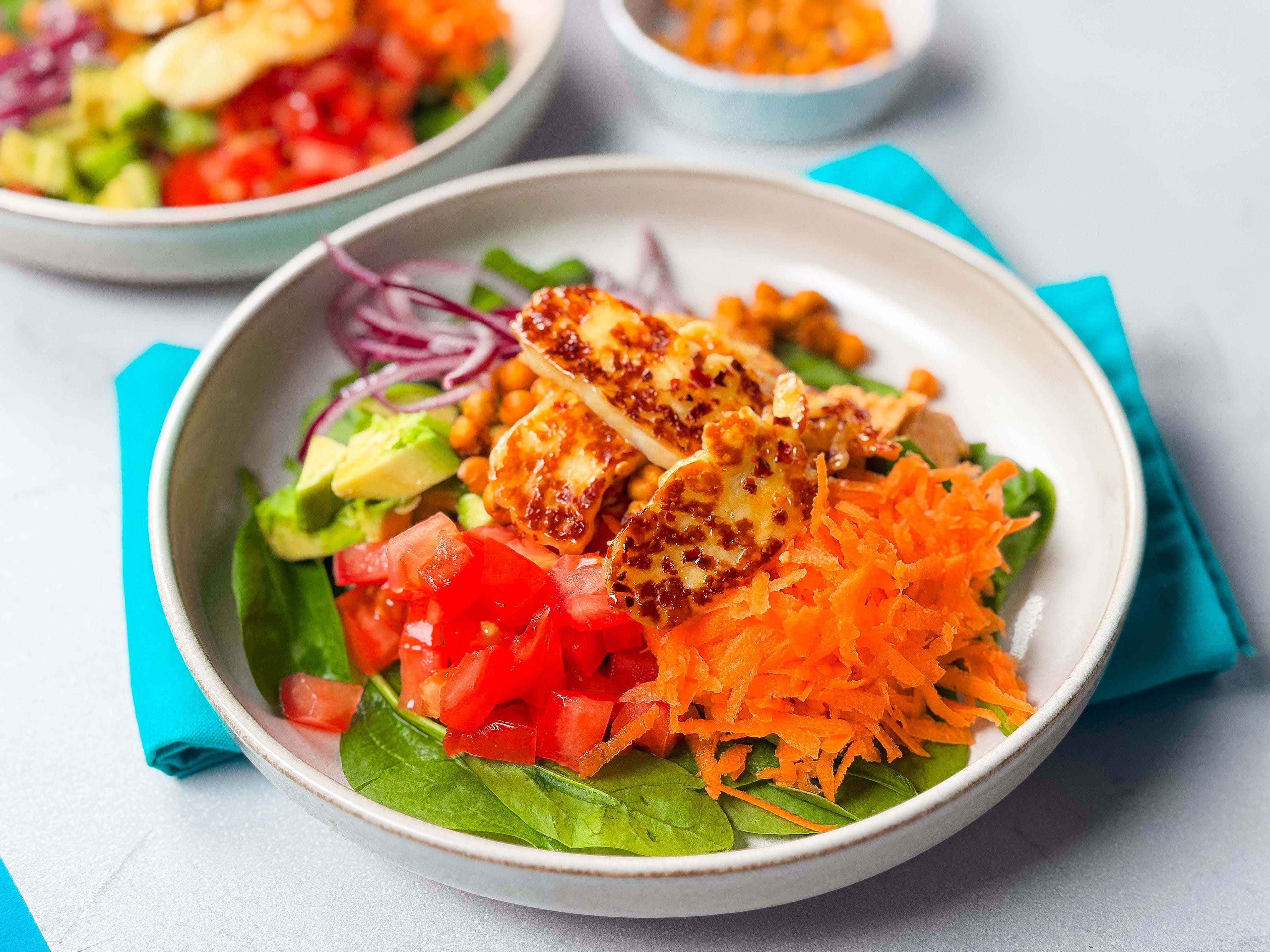 Sticky halloumi bowl with vegetables