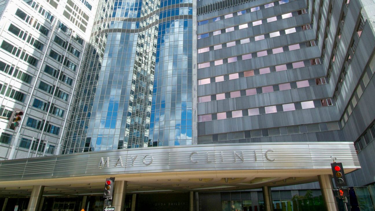 Mayo Clinic building exterior daytime view