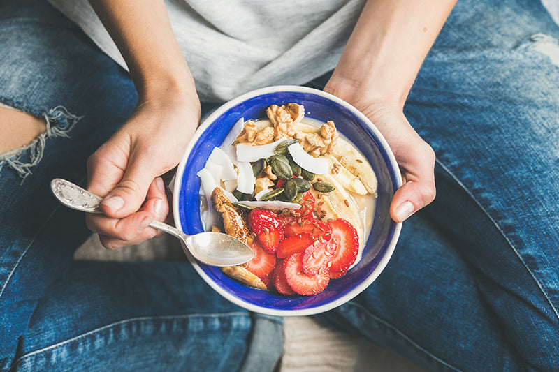 Fresh fruits and mixed nuts